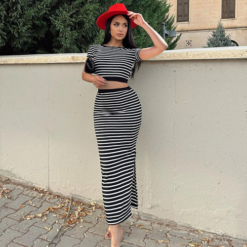 Conjunto de falda para mujer con rayas, top casual sin espalda y corte ajustado.
